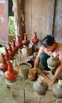 Artisans potiers en Thaïlande