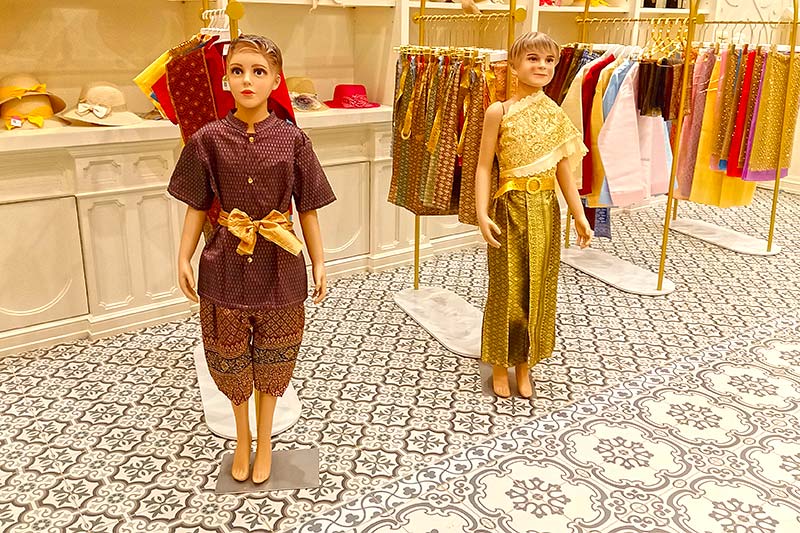 Vêtement thaïs traditionnels enfants